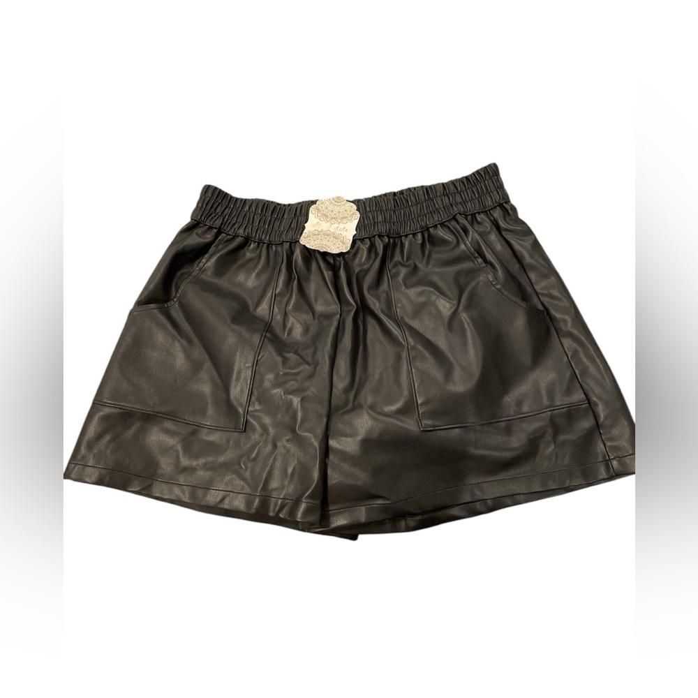 Altar’d State Women’s Black Faux Leather Shorts NWT Size M